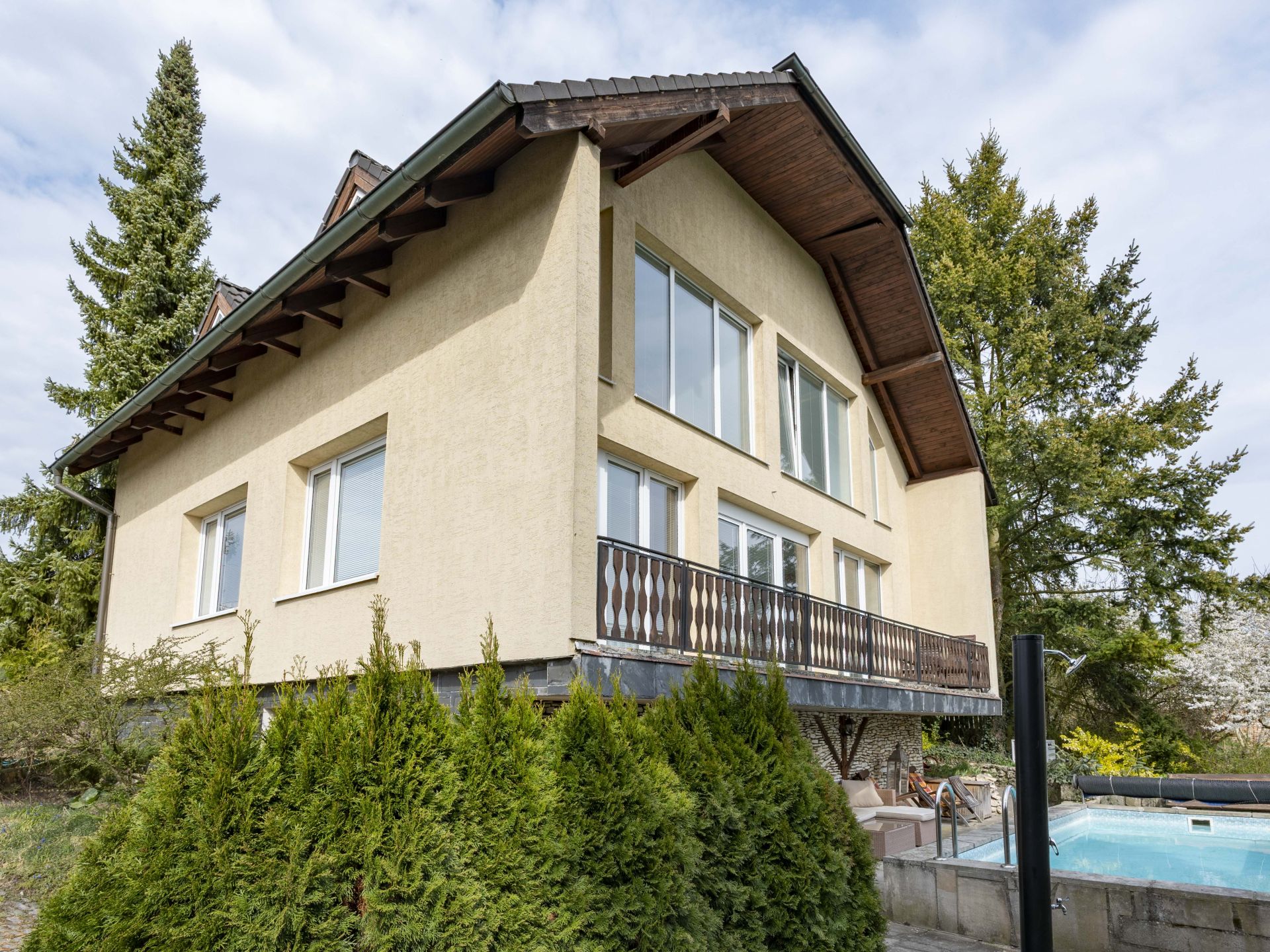 Rodinný dům - Bělá pod Bezdězem