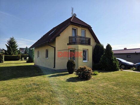 Rodinný dům 4+kk se zahradou v obci Ledce – klidné bydlení kousek od přírody